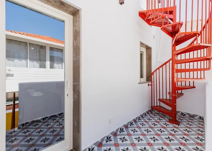 Laranjal Rive Gauche * 塔维拉